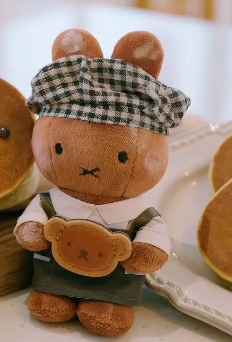 新品 ミッフィー もち麦パン ポーチ ボリス キーリング ラスト - メルカリ