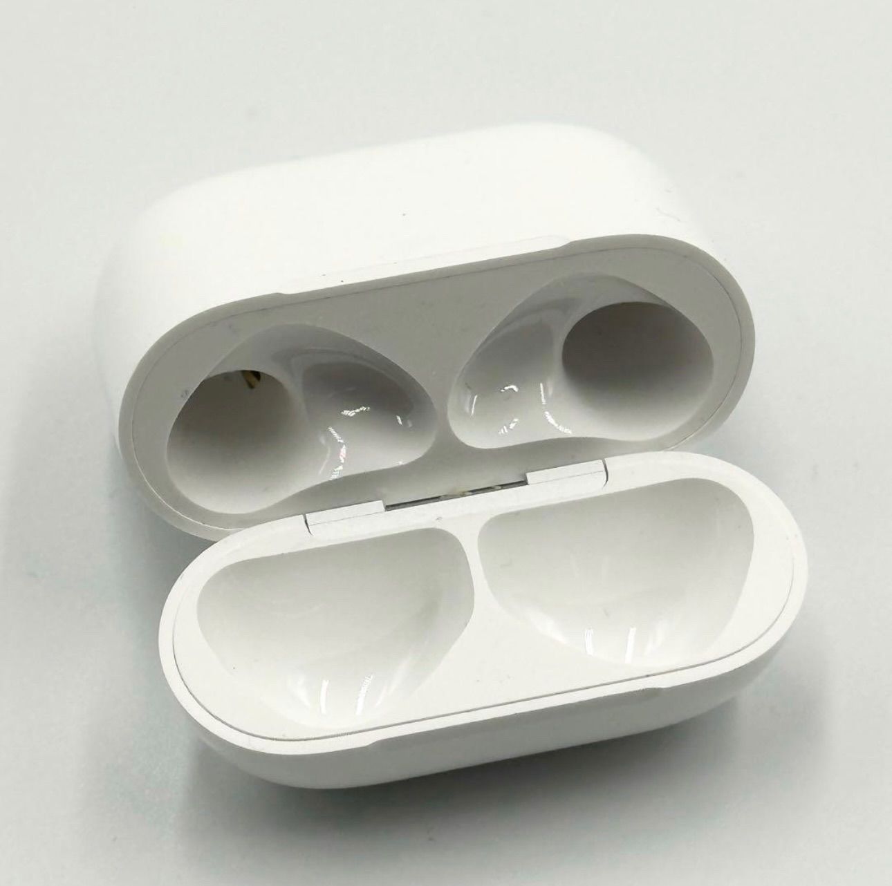 ソ*ア様 AirPods4 アクティブノイズキャンセリング搭載モデル　充電ケース AirPods 4発表。ノイズキャンセル追加の2モデル構成、ケースは最小