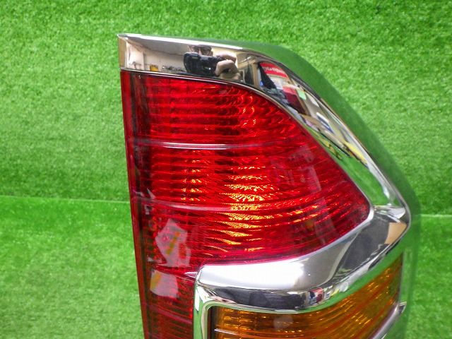 ミツビシ V68W V73W パジェロ 右テールレンズ R1726 MR441418 V60/V70