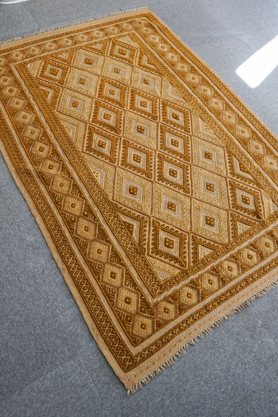 160×108cm 【アフガニスタン手織りマシュワニキリム】トライバルラグ