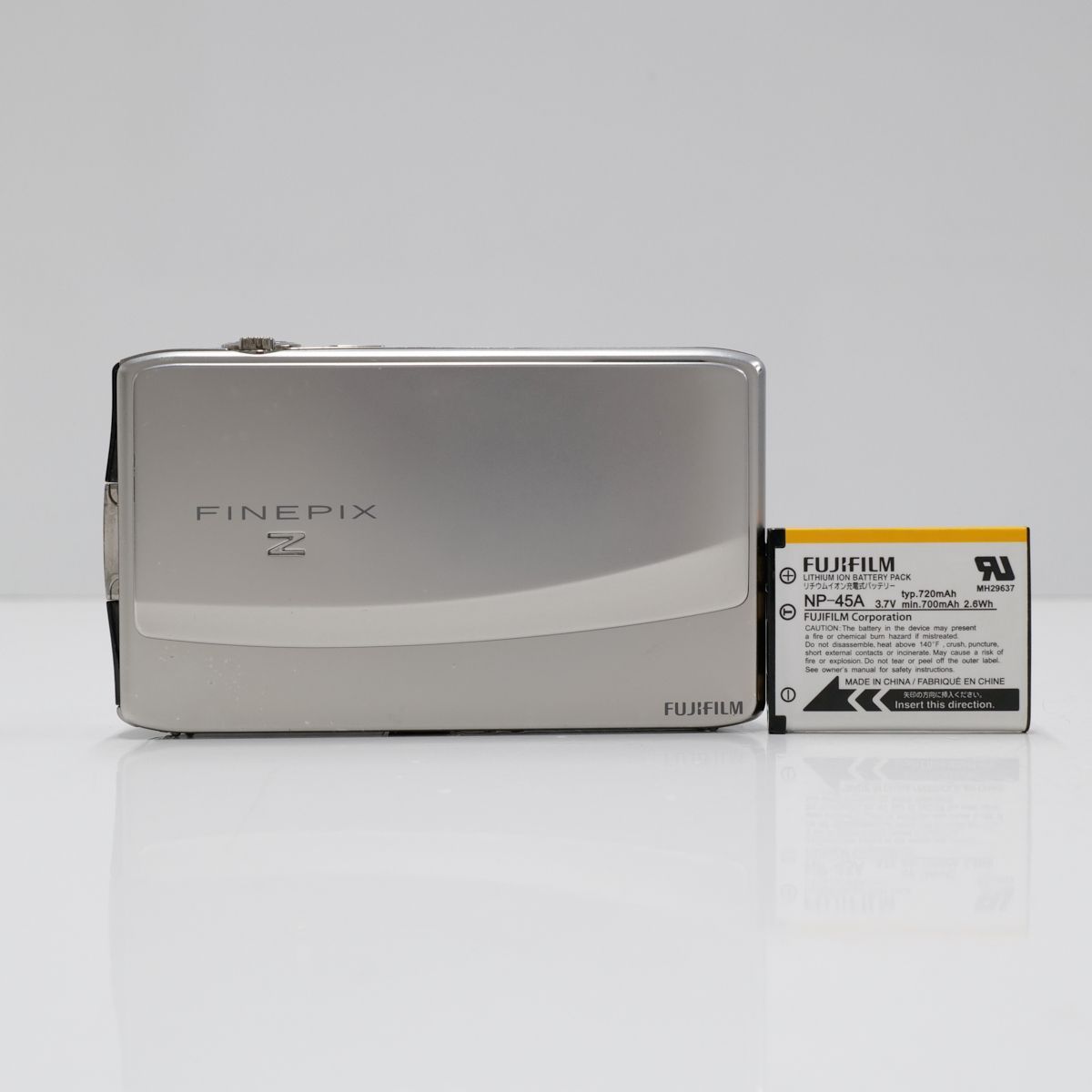 FUJIFILM FinePix Z900EXR USED美品 デジタルカメラ 本体＋バッテリー 