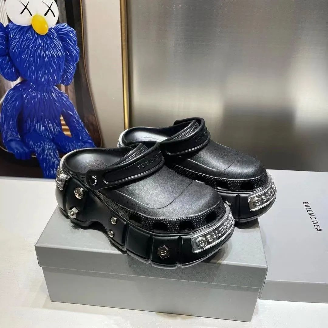 BALENCIAGA Hard Crocs メタルアクセサリーラバーク ロックス