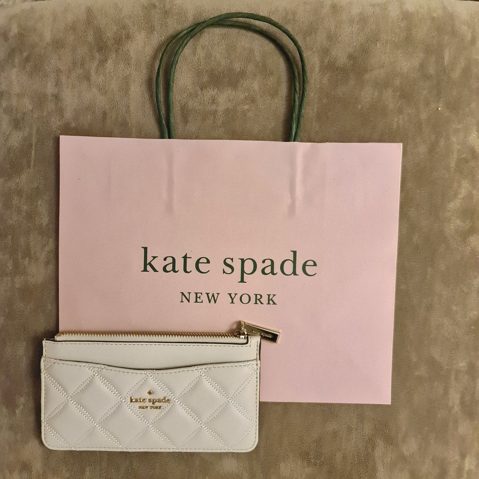 Kate spade カードケース パスケース キルティング ホワイト 白 - Ö HÄ