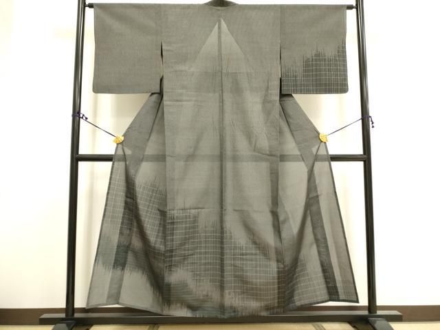 平和屋着物○本場大島紬 七宝短冊重ね笹竹南天文 正絹 逸品 CAAU2179yc