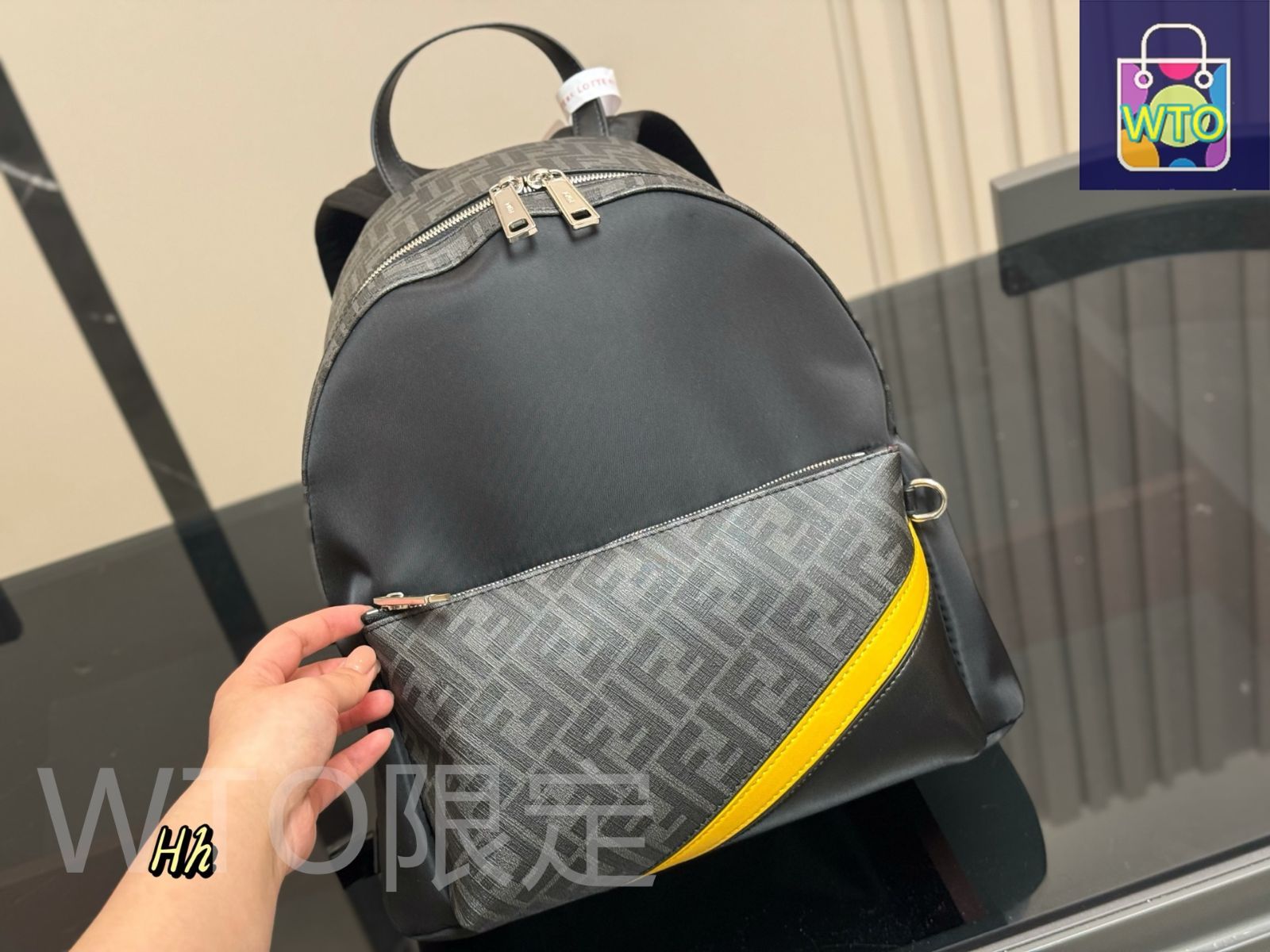 今日特価】Fendi フェンディ クラシック柄 リュックサック 大