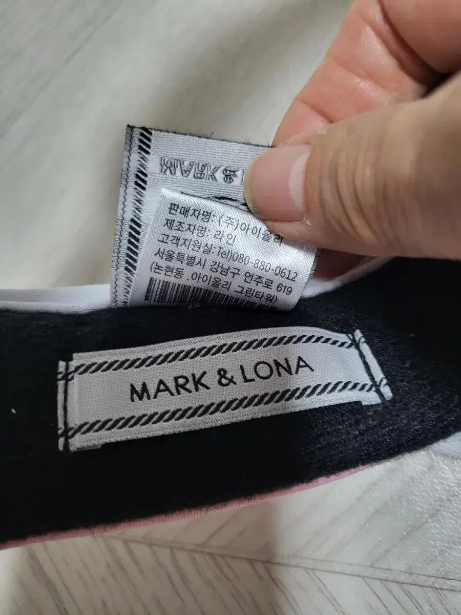 マークアンドロナ