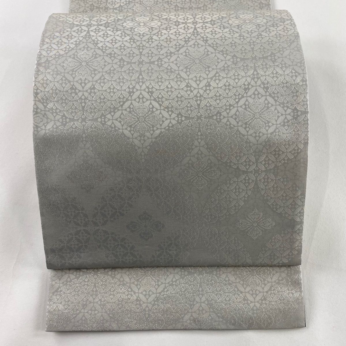 袋帯 秀品 七宝 花菱 箔 銀色 六通 正絹