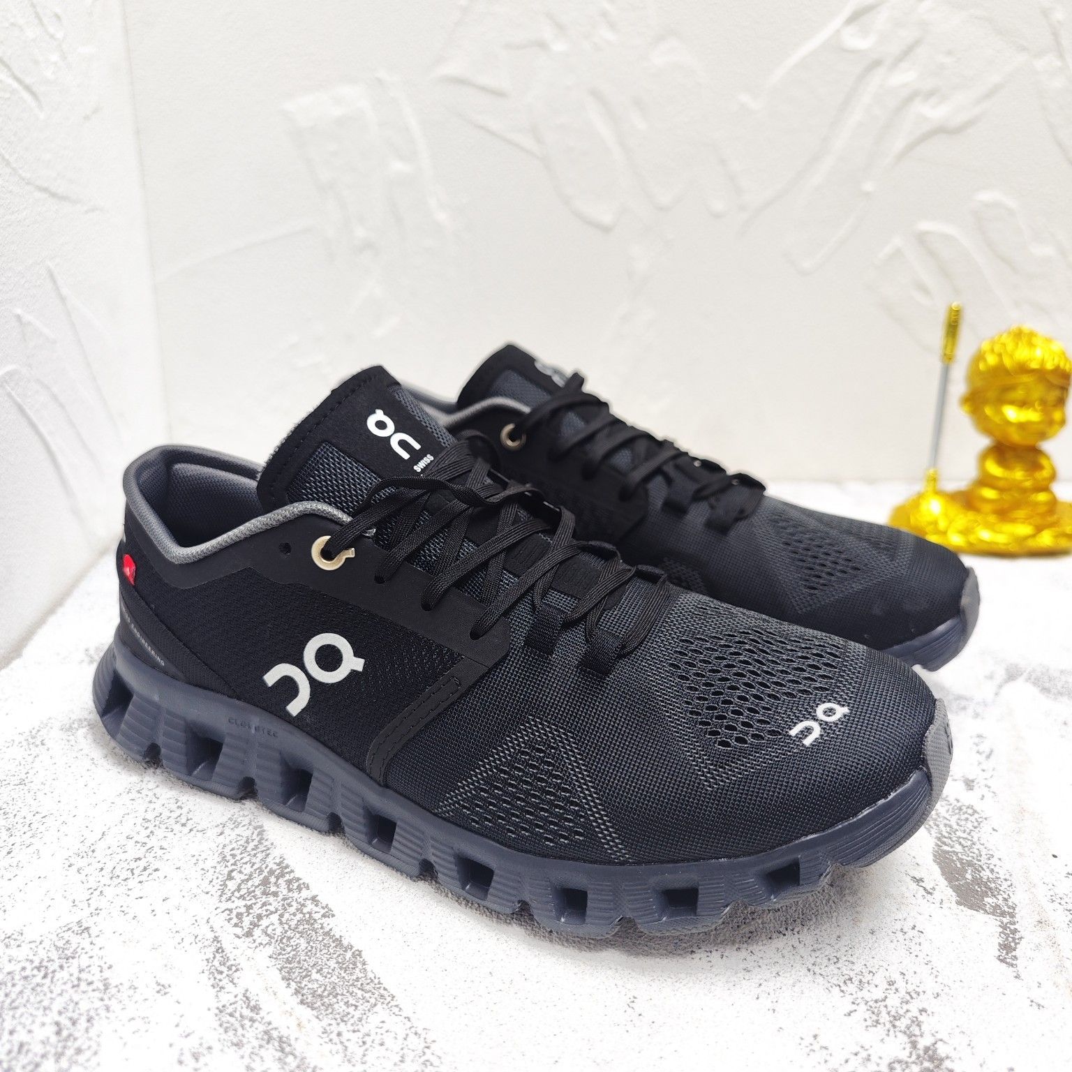 On Cloud X Sneakers オン クラウドX ジョギング スポーツ トレーニング ランニングシューズ メンズ レディース スニーカー タウンユース 新品 未使用 ブラック　全色