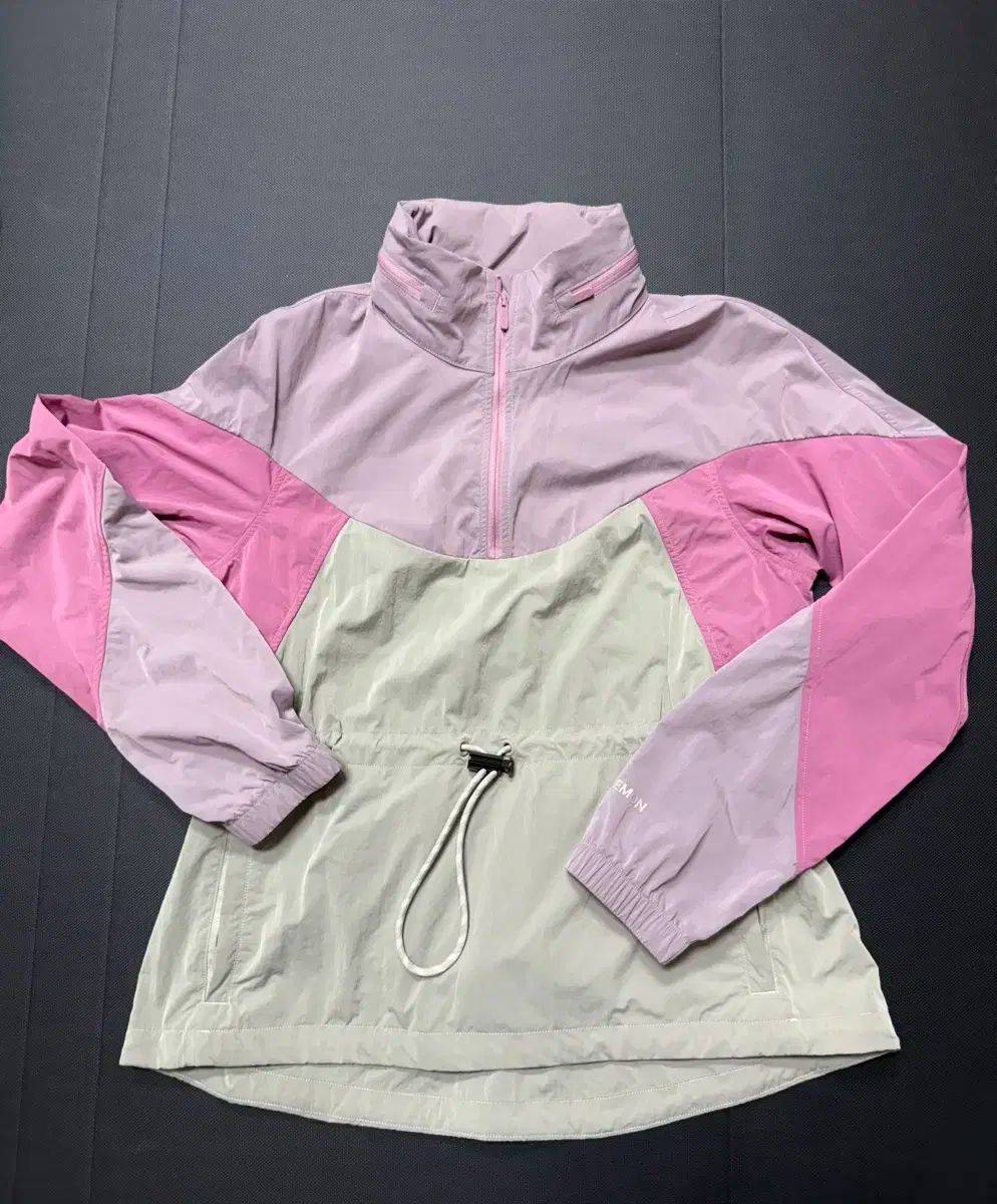 ルルレモン エバーグリーン アノラック ウィンドブレーカー