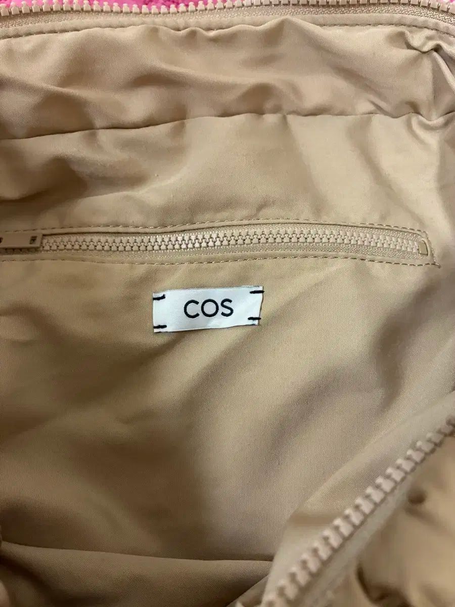 free COS オーバーサイズ キルト クロスバッグ ベージュ