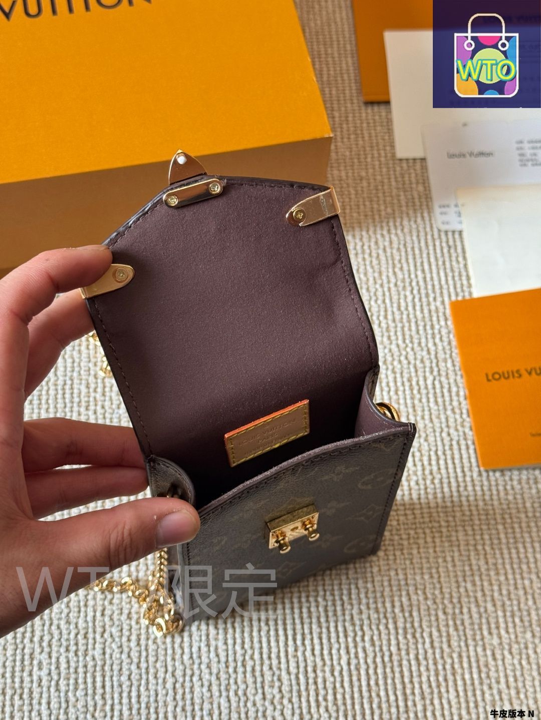 【Cali】LOUIS VUITTON ポーチ LV 化妆包vanity 化妆箱造型设计感强烈的化妆箱链条包。 采用
