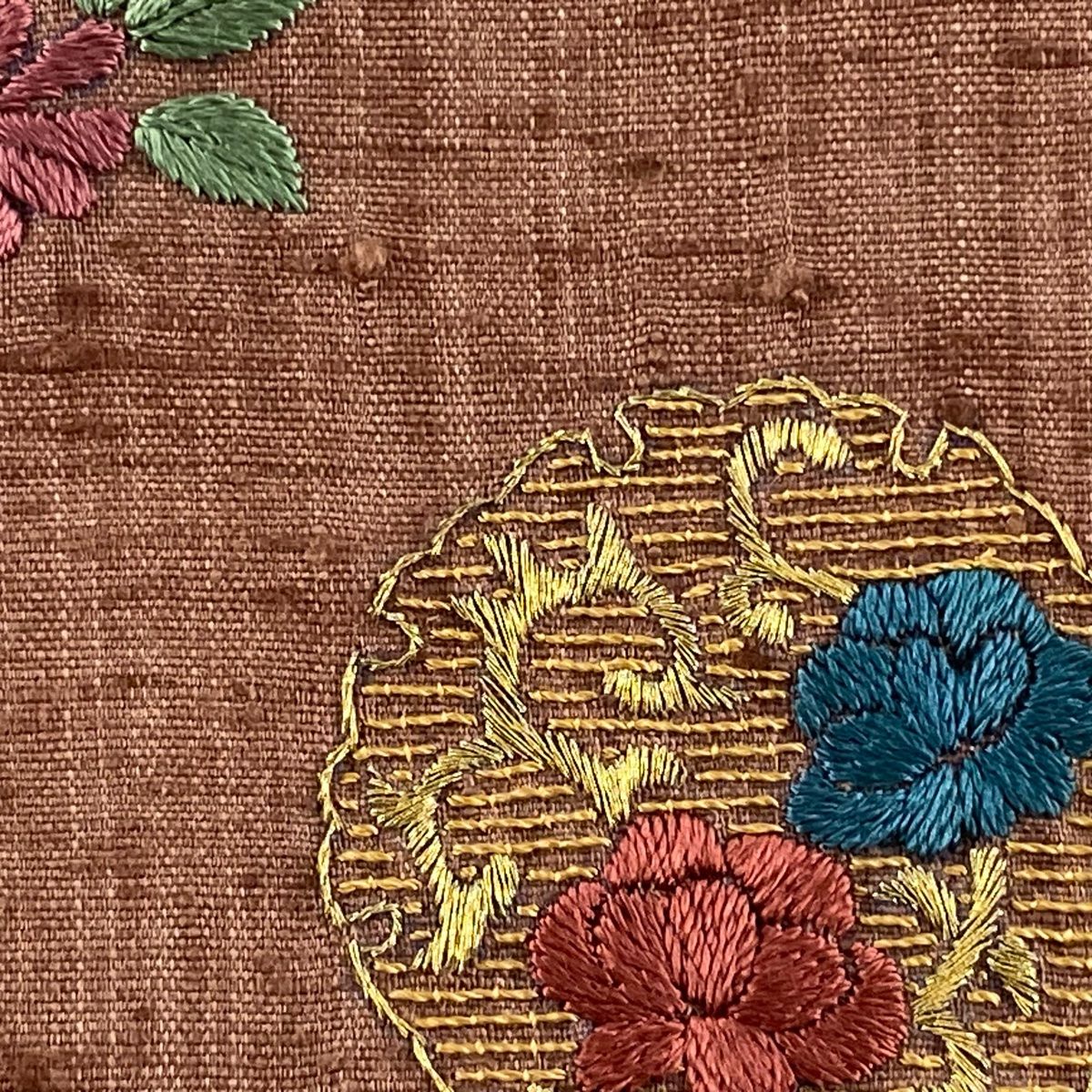 開き名古屋帯 秀品 紬地 雪輪 菊唐草 金糸 刺繍 茶色 正絹