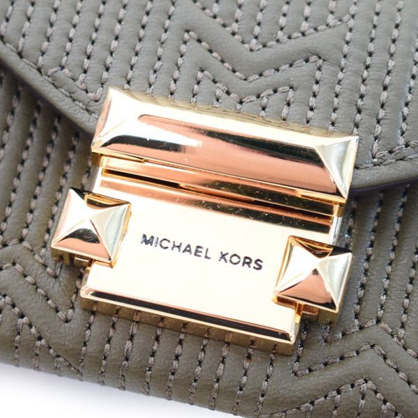 マイケルコース コンパクト財布 MICHAEL KORS レザー ホイットニー デコキルト スタッズ スモール チェーン コンバーチブル キャリーオール  二つ折り カードケース付き コンパクト 財布 2点セット オリーブ 32H8GWHC0T - メルカリ