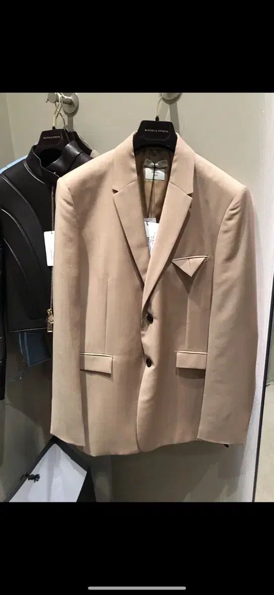 【雷市場（ポンジャン）商品韓国直送】 BOTTEGA VENETA(ボッテガ・ヴェネタ) ヴァージンウール-モヘア ブレザー ジャケット キャメル 48 幼児服