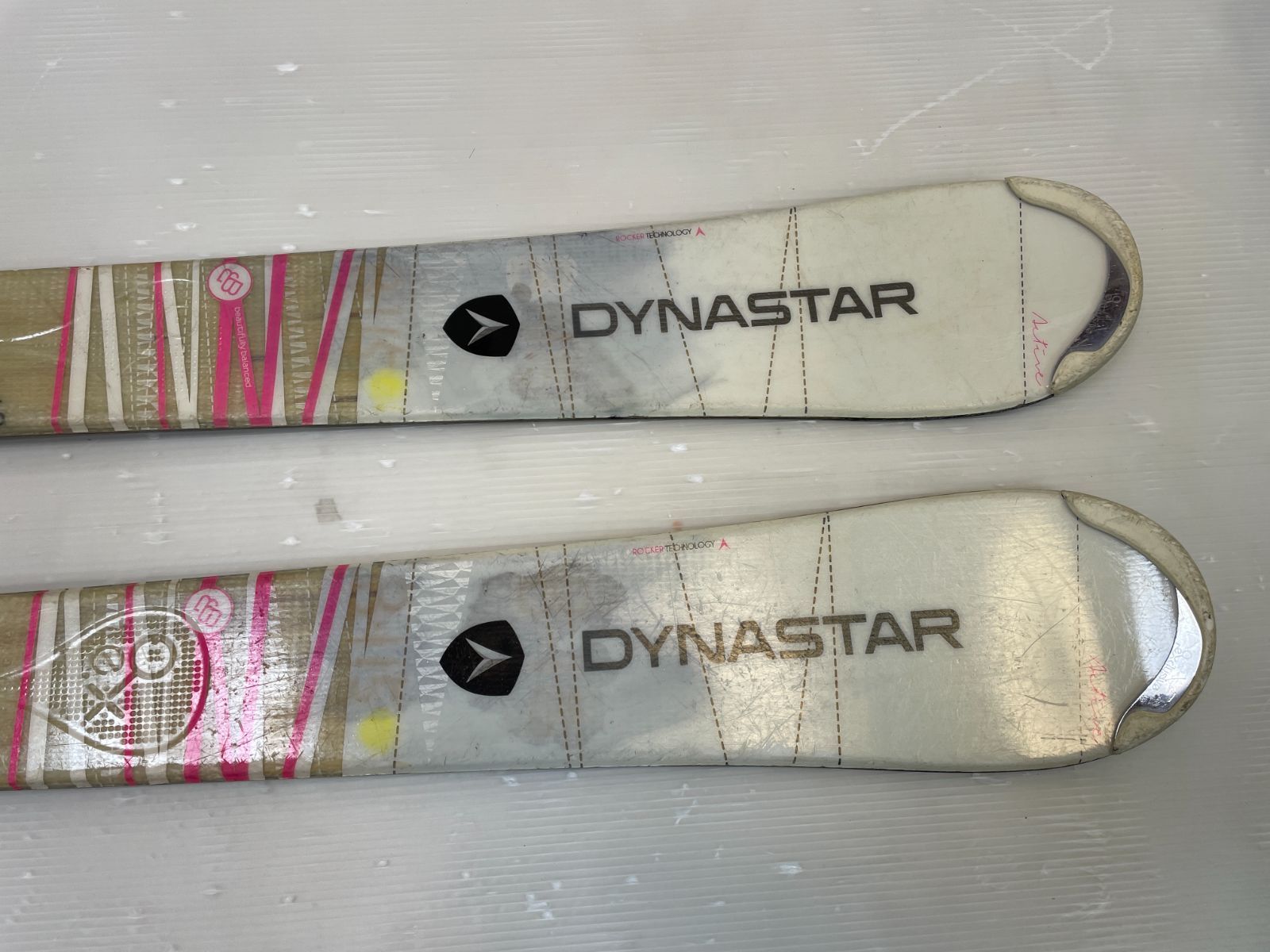 多彩な スキー Dynastar ACTIVE easy 148 cm LOOK Xpress フリーサイズ 簡単 調整 カービングスキー ディナスター ダイナスター 初級者 中級者 曲げやすい 鉄板の