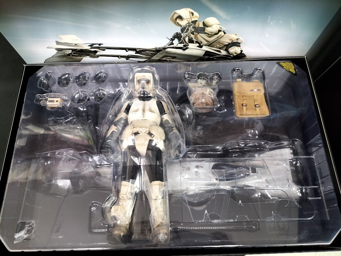 マンダロリアン & スウープ・バイク 1/6スケールフィギュア【ホット