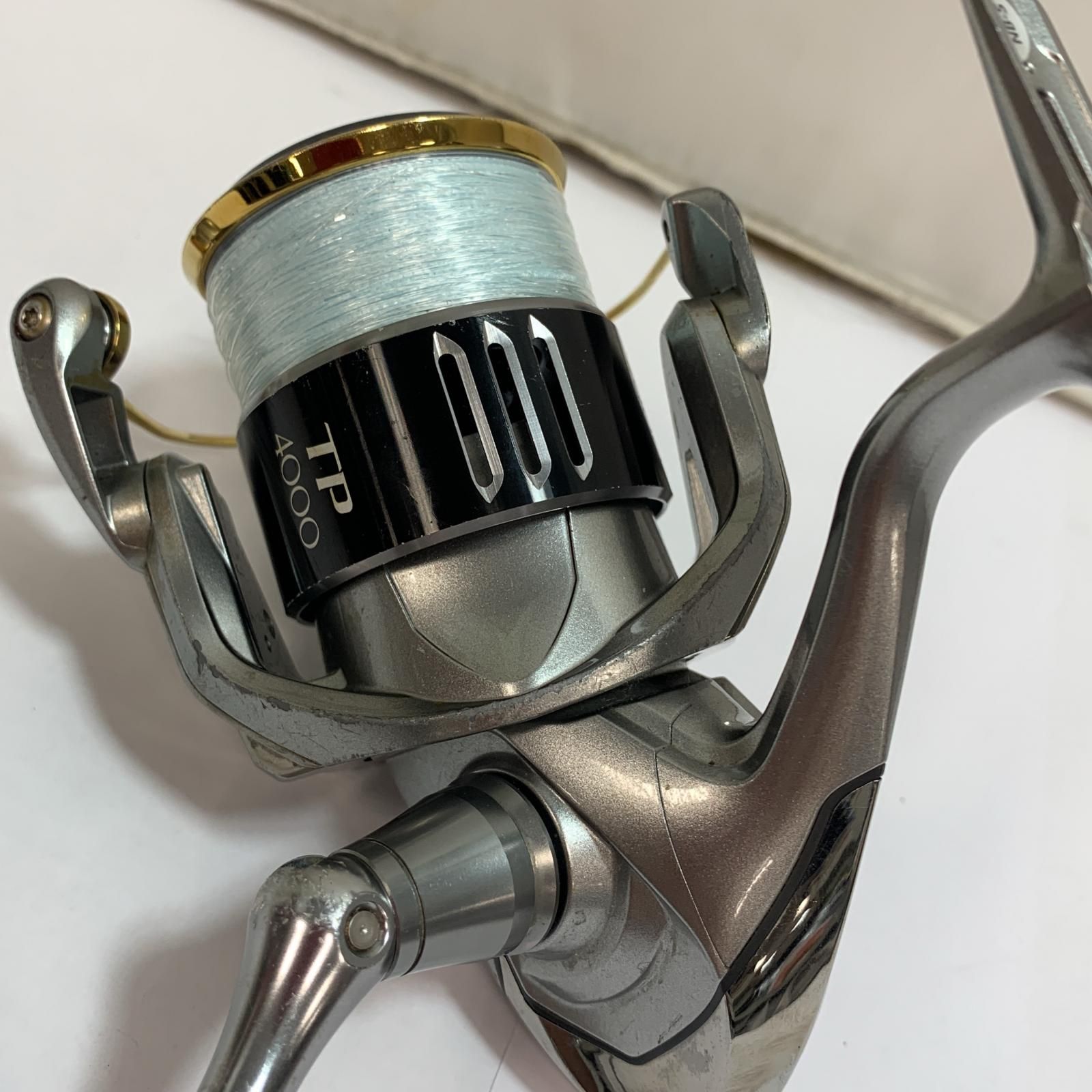 SHIMANO シマノ 15 ツインパワー 4000PG スピニングリール キズ SHIMANO シマノ 15 ツインパワー 4000PG スピニングリール キズ