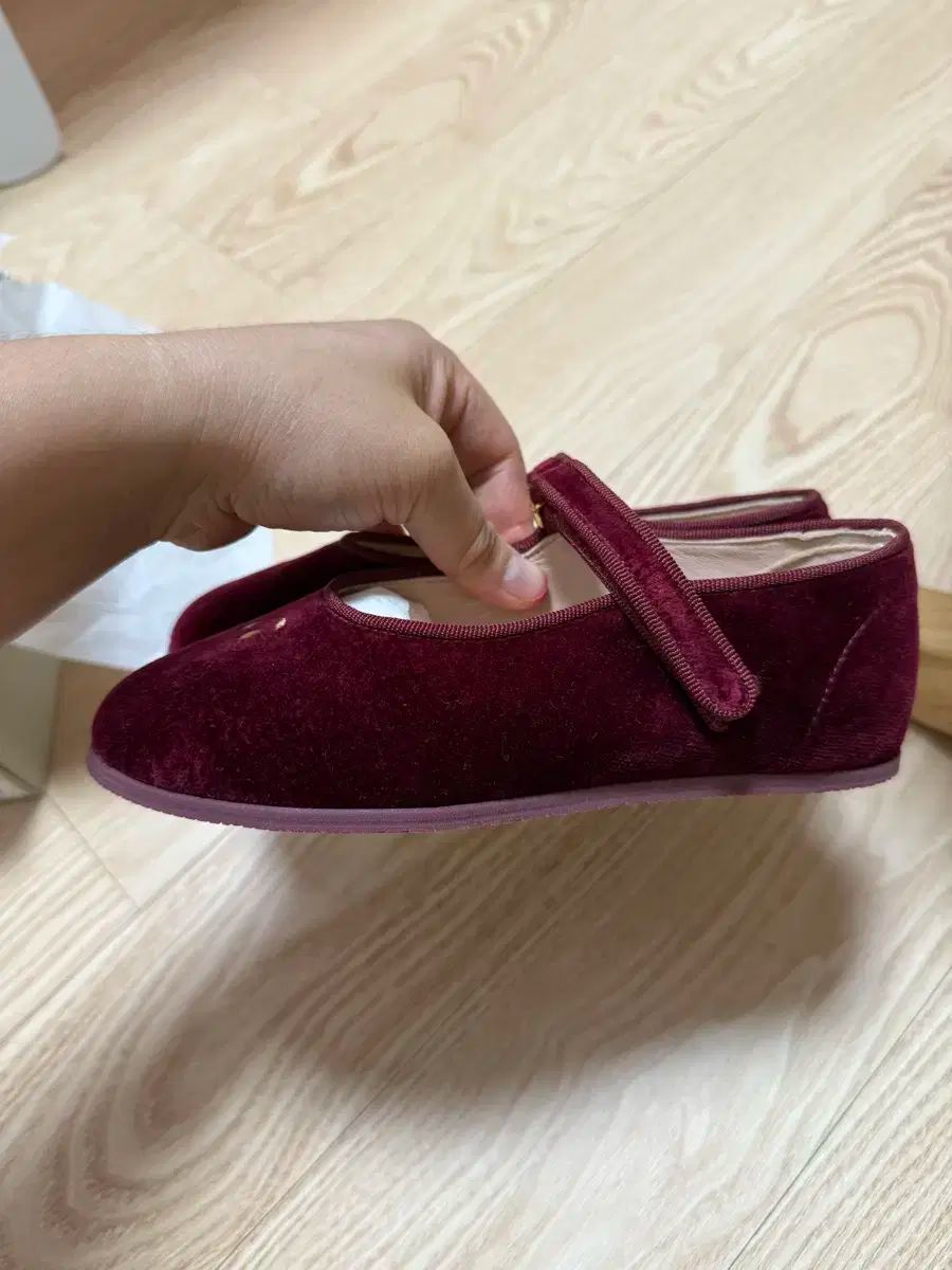 ボンポワン ツアーベルベット