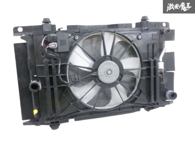 実動外し トヨタ 純正 ZRE186H オーリス MT ラジエーター ラジエター コンデンサー コア 電動ファン付 棚K-2
