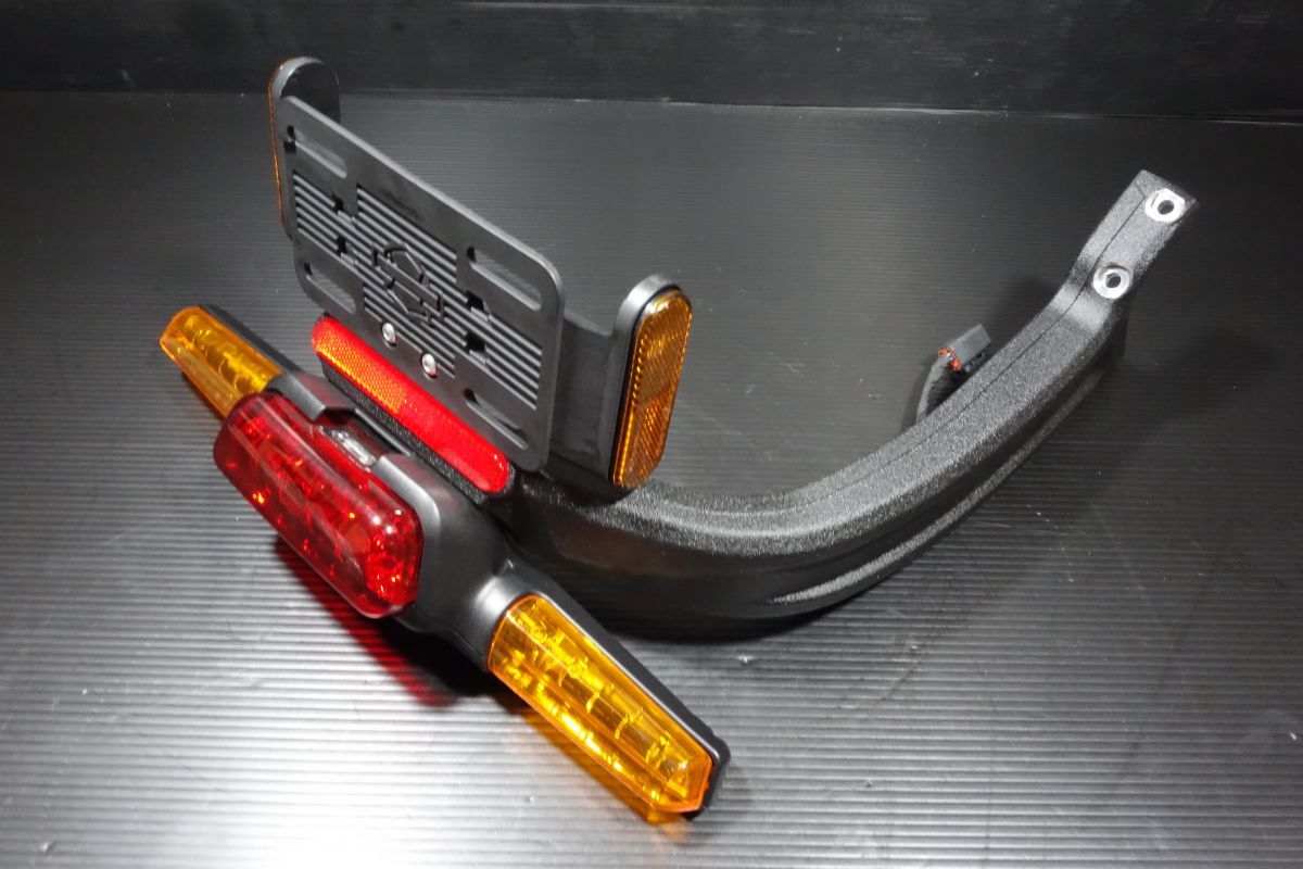 リア フェンダー ナンバープレートホルダー ウインカー テールランプ ハーレー 純正 FXDR114 ソフテイル R20250818 BRIGHTFACE_UK