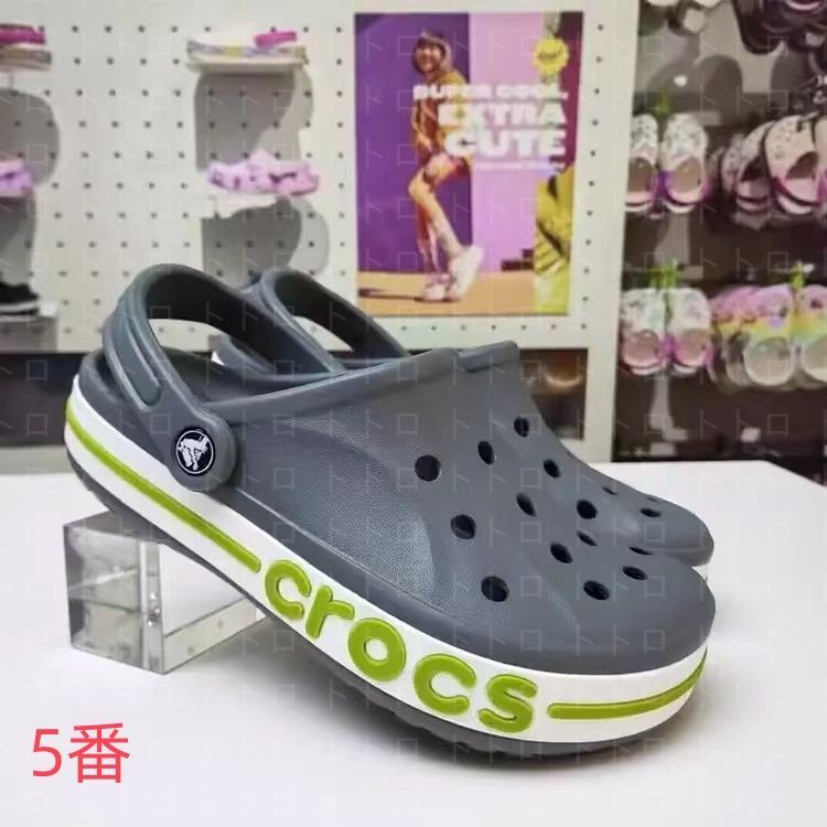 新品 未使用  CROCS  クロックス  ビーチサンダル・シャワーサンダル 男女兼用