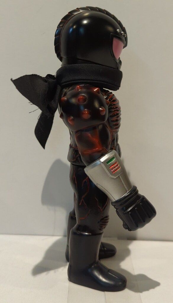 REALHEAD/CORDVIPER 真マシンサイダー 黒成型 赤/銀青塗装 ピンク目