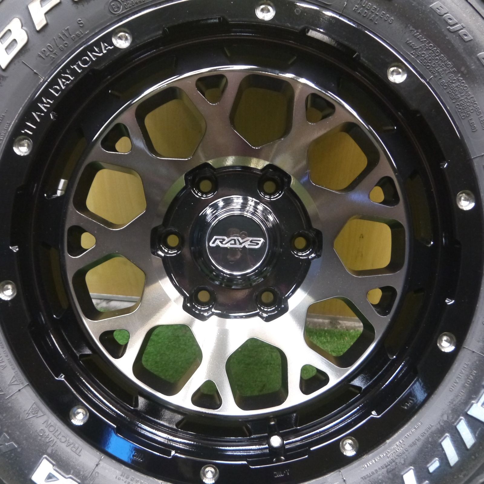送料無料* 未使用！22年☆RAYS DAYTONA M9 265/65R17 BFグッドリッチ 