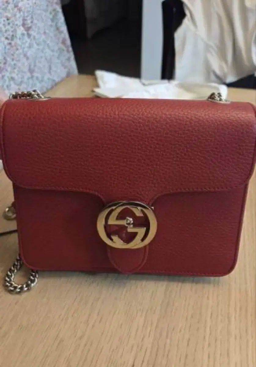 GUCCI グッチ インターロッキング チェーンバッグ 赤
