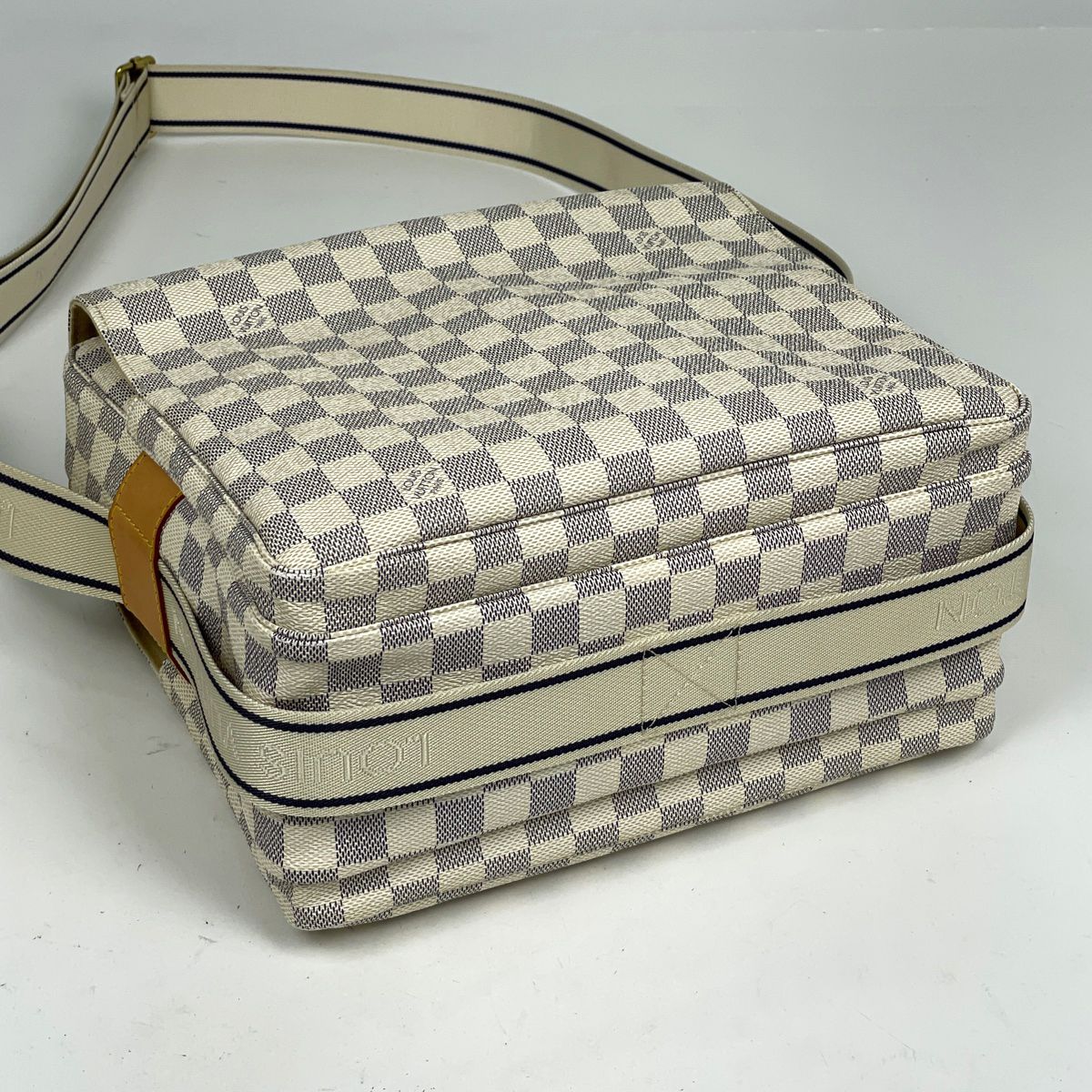 ルイ・ヴィトン Louis Vuitton ナヴィグリオ 斜め掛け