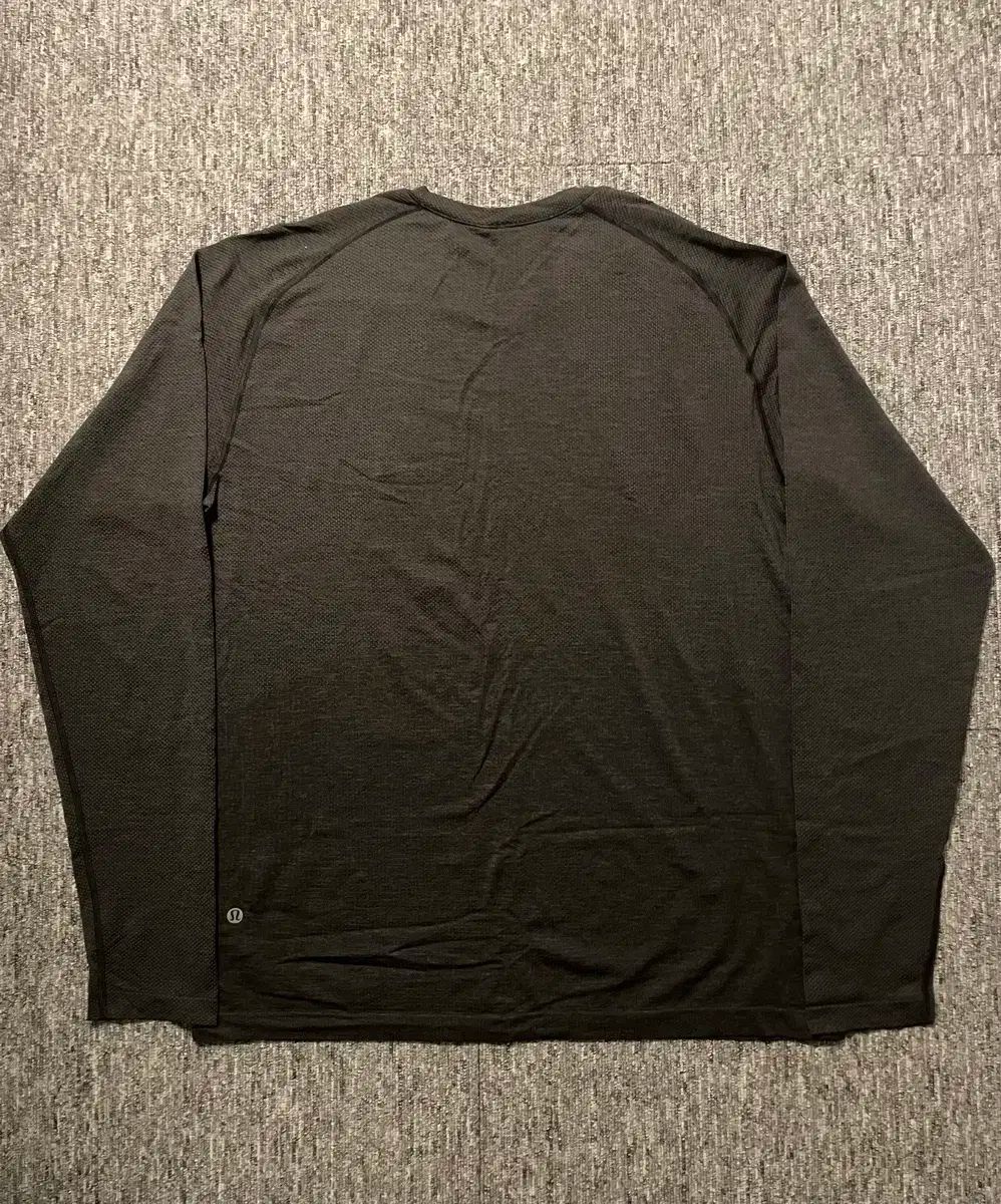 ルルレモン メタルベント ロングスリーブ L