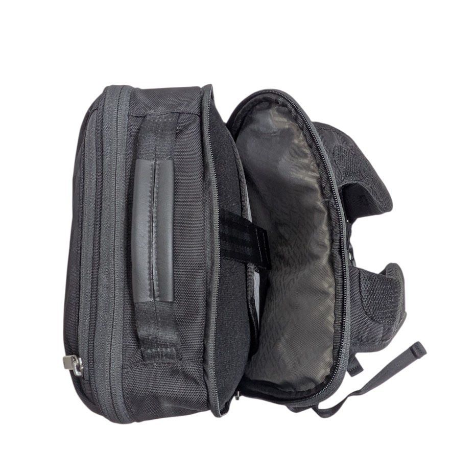 美品 ace. ビジネスリュック カジェダブルCB 62362 ブラック 13L acegene_62362_nv.jpg