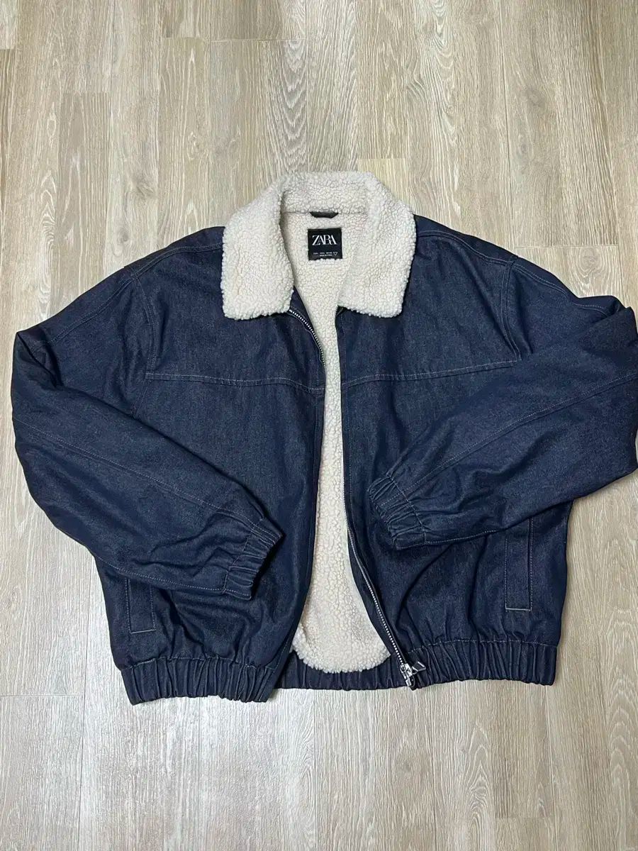 ZARA ザラ - ショートジャケット ZARAのアイテムを使った「デニムボア 