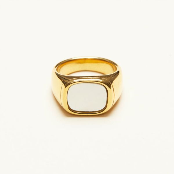 【SHAPES STUDIO】Mother of Pearl Vintage シグネット リング SHAPES STUDIO】Mother of Pearl シグネットリング - メルカリ
