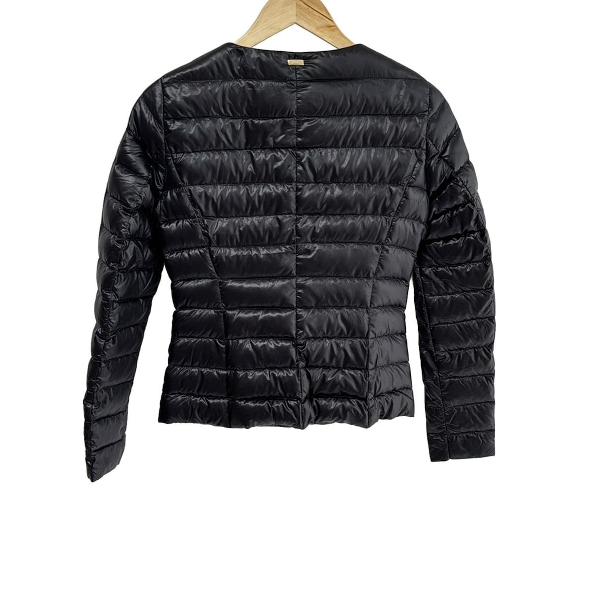 YA　Herno ブラック ダウンジャケット　38 美品 HERNO(ヘルノ) ダウンジャケット サイズ38 S レディース美品