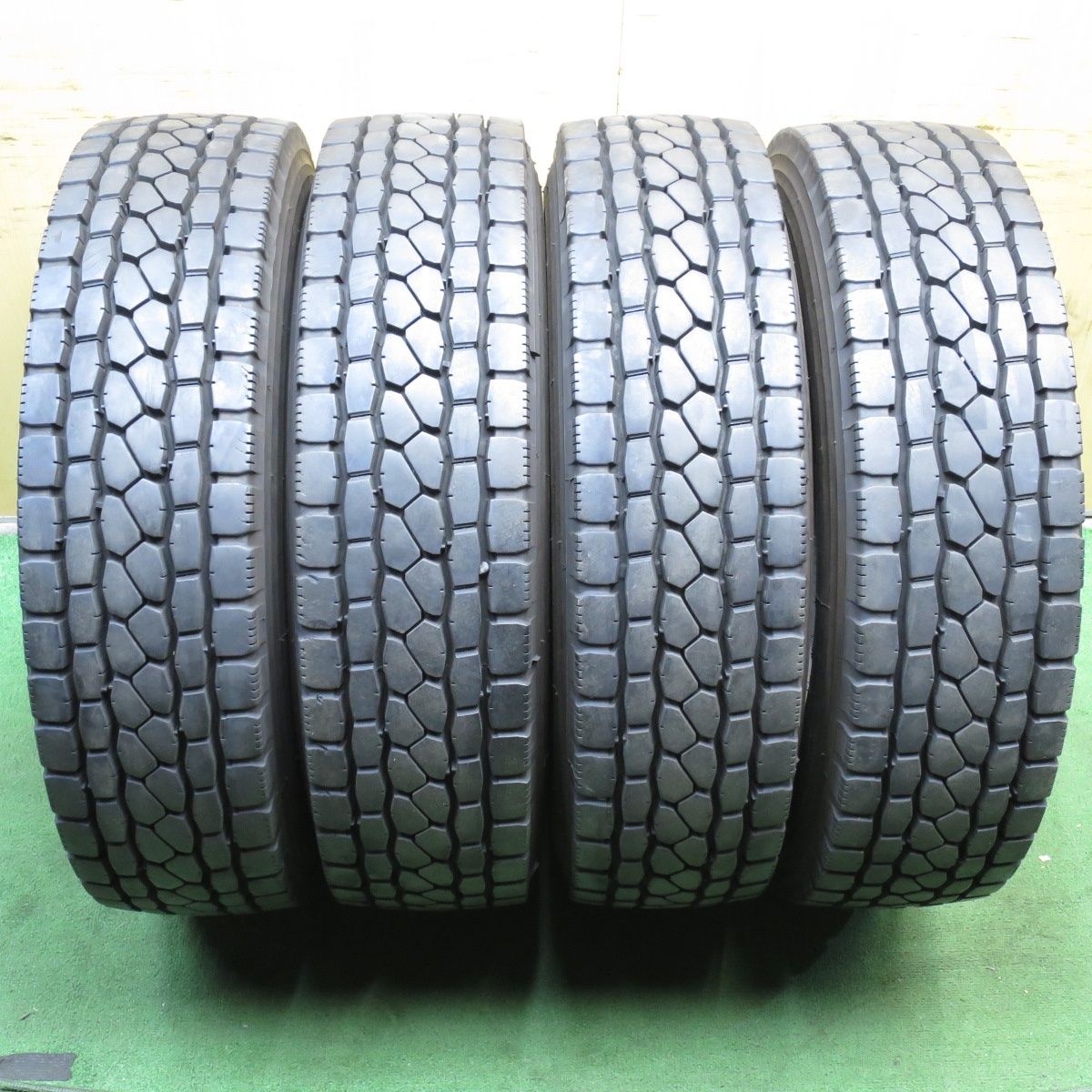 *送料無料* バリ溝！22年！9.5分★トラック タイヤ 225/80R17.5 123/122L ブリヂストン エコピア M801Ⅱ ミックス  17.5インチ★4033002KKスタ