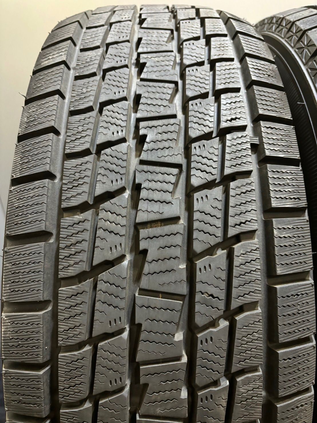 ★265/70R17 GOODYEAR/ICE NAVI SUV 22年製 スタッドレス 4本 プラド ハイラックス JEEP (南6-G708)