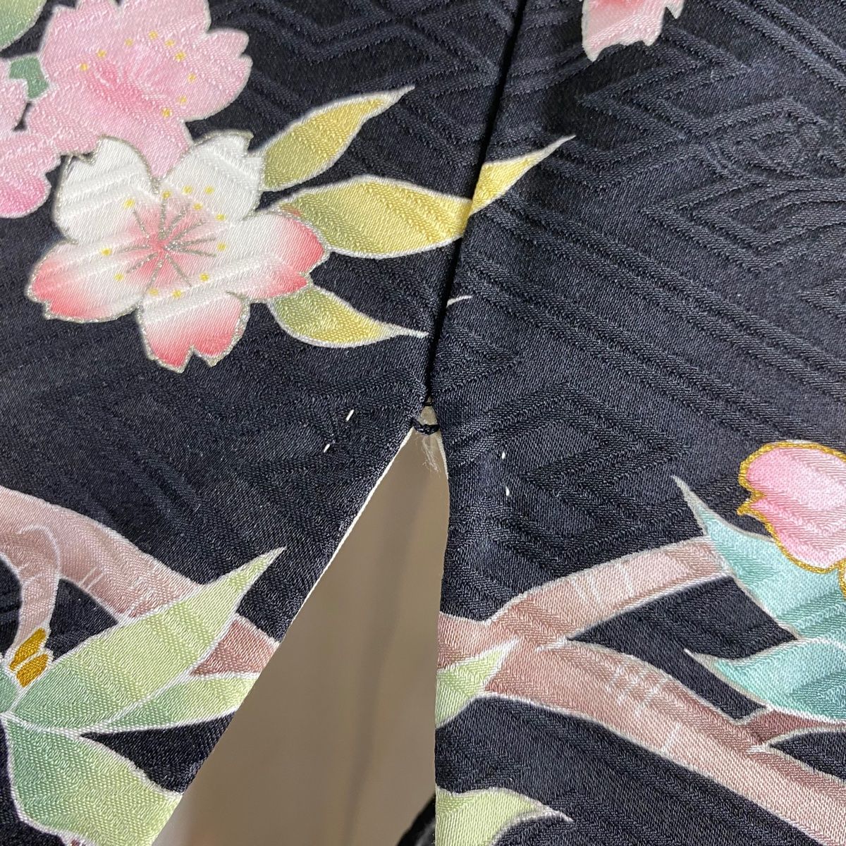 振袖 豪華 銀通し 紋意匠 桜 牡丹 身丈169cm 振袖 豪華 金駒 金彩 紋意匠 躾糸 身丈180cm トールサイズ（振袖