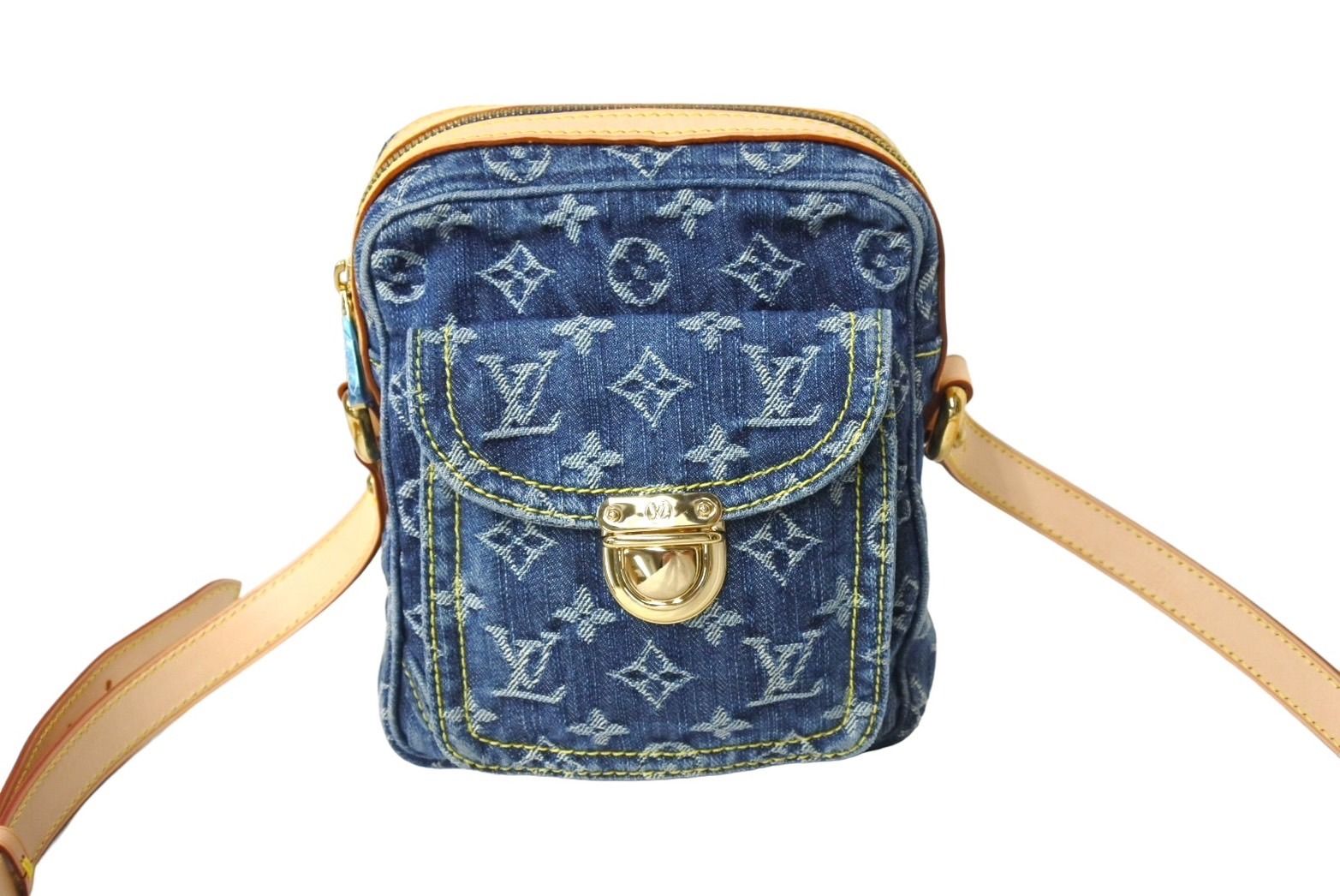 LOUIS VUITTON ルイヴィトン カメラ バッグ ショルダーバッグ M95348 モノグラム デニム インディゴブルー ゴールド金具 美品 中古 4b011377 新品同様 LOUIS VUITTON ルイ ヴィトン モノグラムデニム カメラバッグ