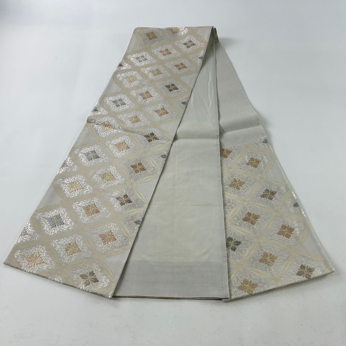 袋帯 秀品 夏帯 花菱 唐織 金糸 灰色 六通 正絹 【中古】 - メルカリ