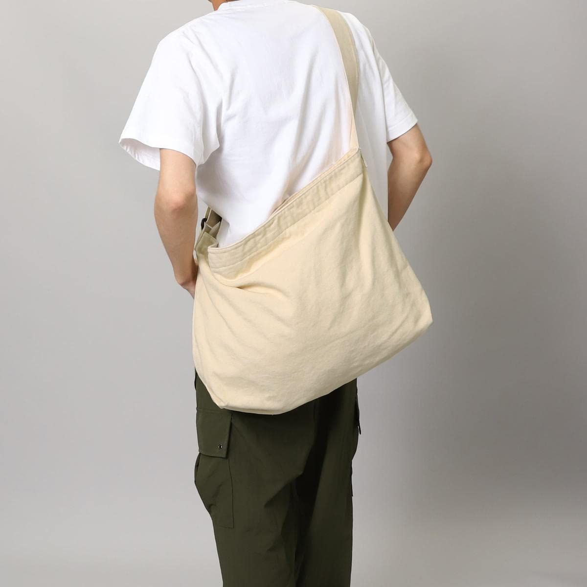 NYLON MESSENGER BAG メッセンジャーバッグ