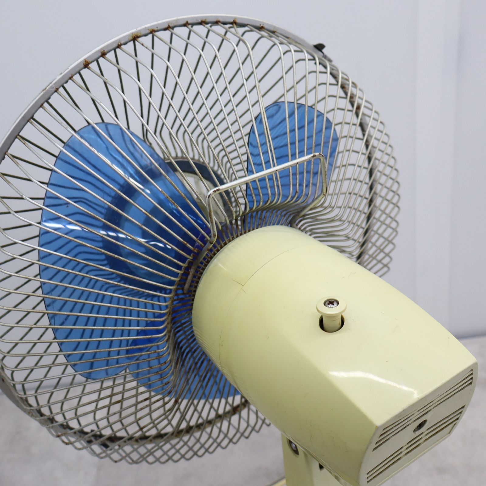 ▽1970年代 レトロ 古民家 ｜卓上扇 扇風機 3枚羽｜SANYO