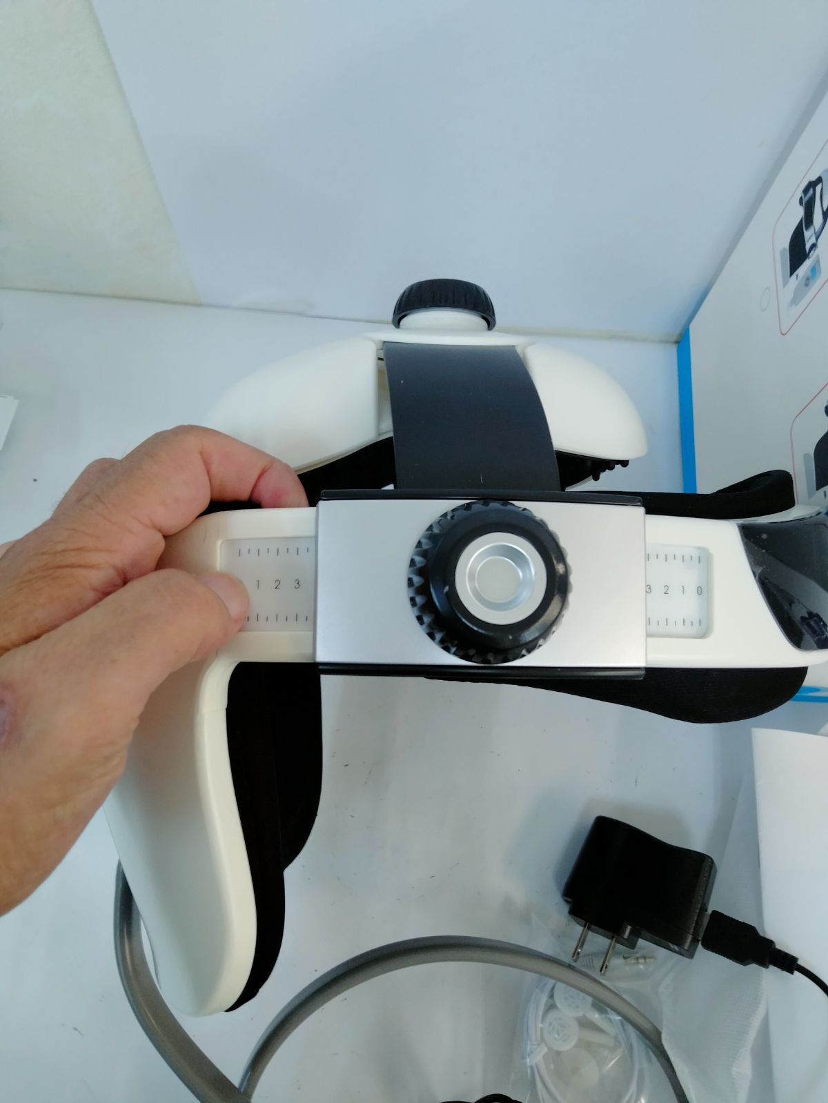 AFUNSO ヘッドマッサージ機 Amazon.co.jp: AFUNSO ヘッドバンド 頭ケア