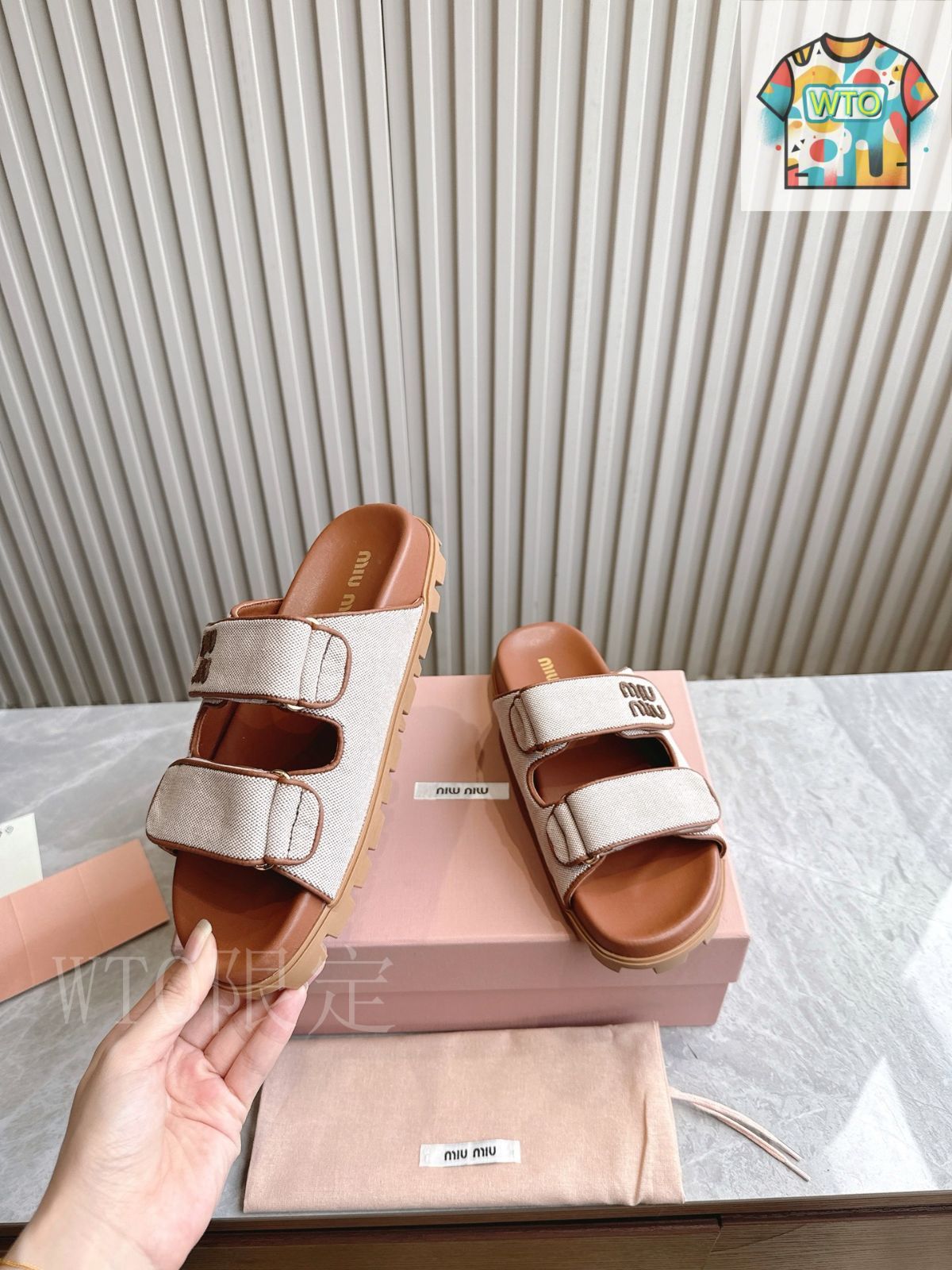 Miu Miu Canvas slides 関税込 ミュウミュウのスリッパ DHgate.com:Miu Slippers: Luxury Woven Sandal Slides in Sunny