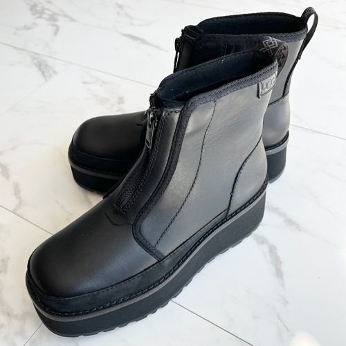 新品・未使用 UGG Cityfunc Zip - メルカリ 新品・未使用 UGG Cityfunc Zip - メルカリ