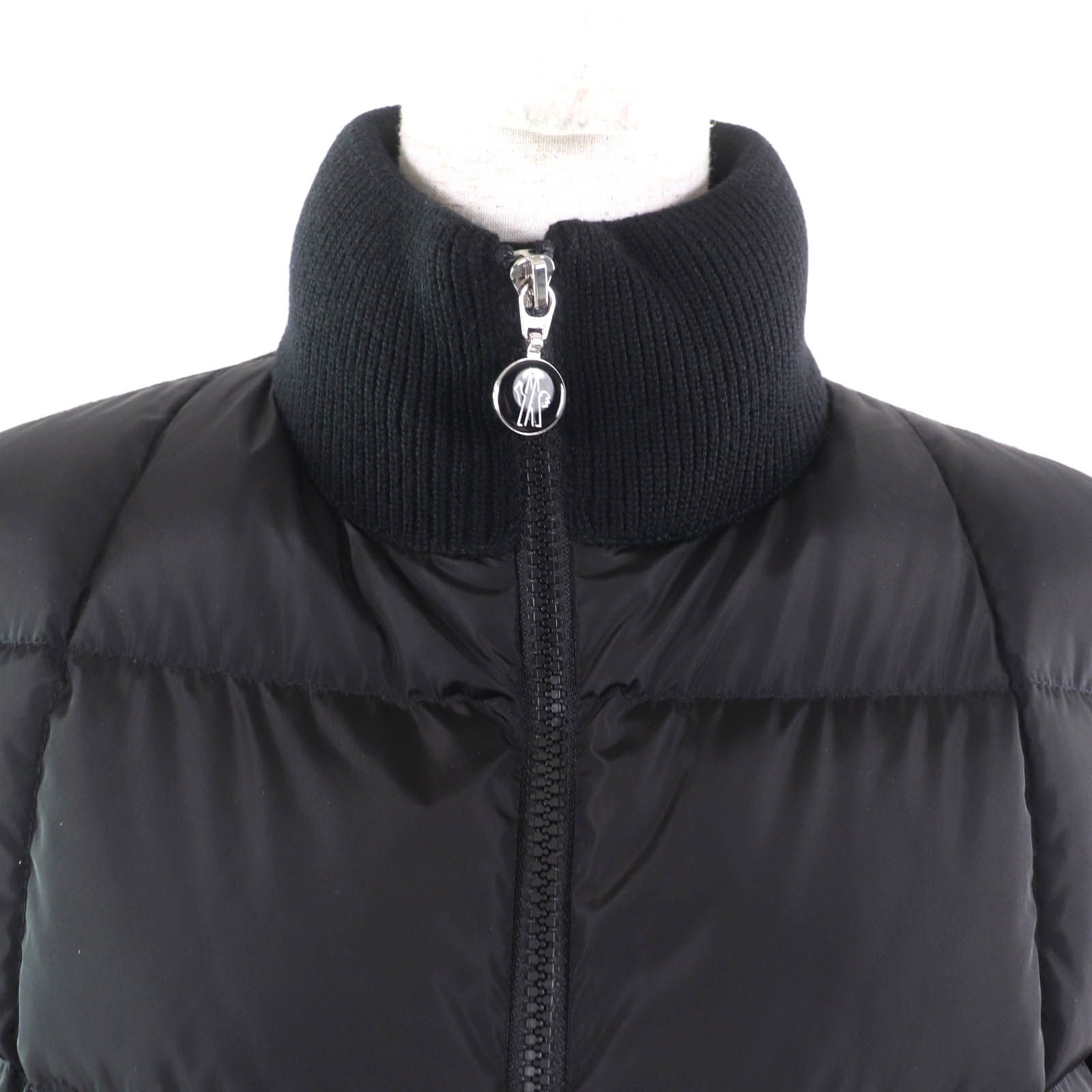 MONCLER モンクレール ダウンジャケット ロゴ ニット 関税込 極美品☆MONCLER モンクレール 2023年製 CARDIGAN TRICOT ロゴ