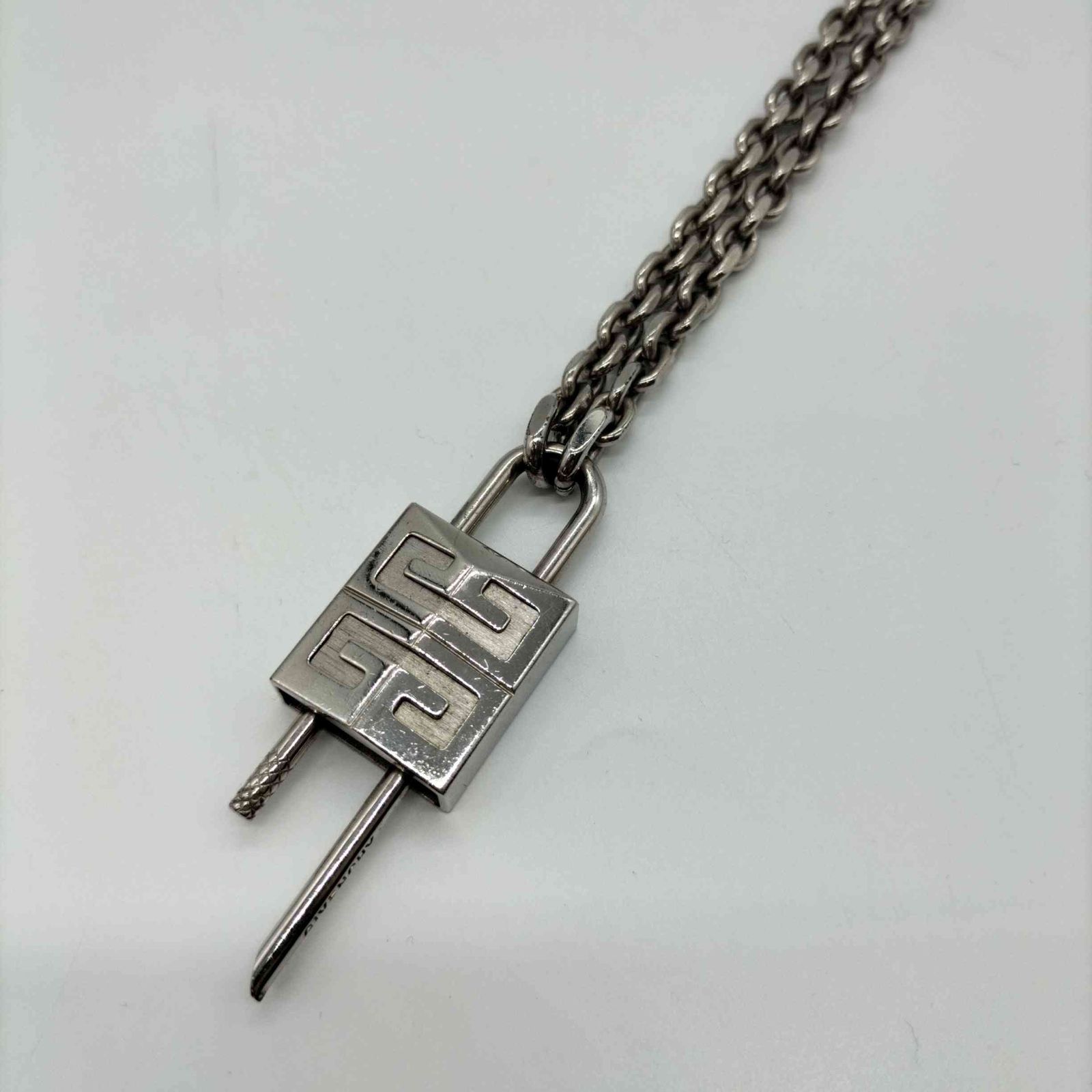 【高級・希少】ジバンシィ　メンズ　パドロック　ネックレス　ペンダント　４G GIVENCHY(ジバンシィ) 4Gパドロックネックレス ゴールド｜【公式