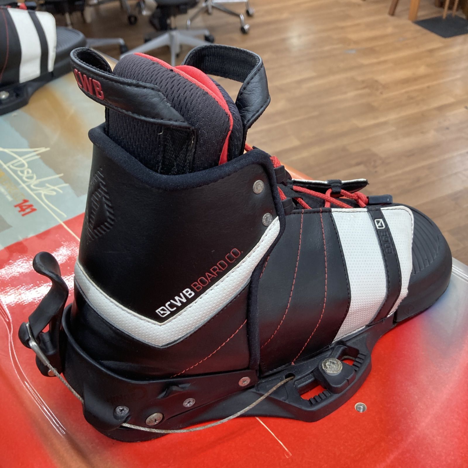 S252 ⭐ CWB ウェイクボード+ブーツセット Absolute141  サイズ141cm USED S252 ⭐ CWB ウェイクボード+ブーツセット Absolute141 サイズ141cm USED