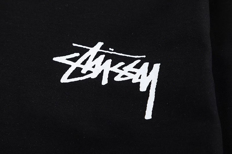 【新品 人気】STUSSY エイトボール スウェッ ブラック 男女兼用