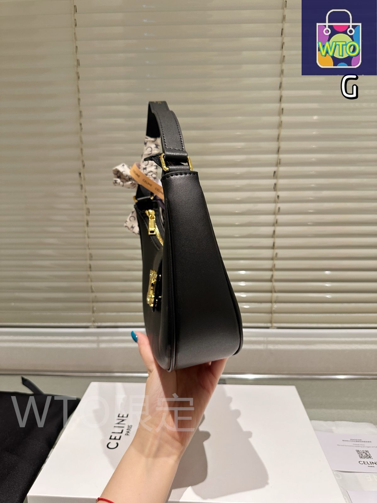 直営店‐CELINE‐ Ava ロゴ ショルダーバッグ CELINE AVA(セリーヌ アヴァ) バッグ・カバン(レディース