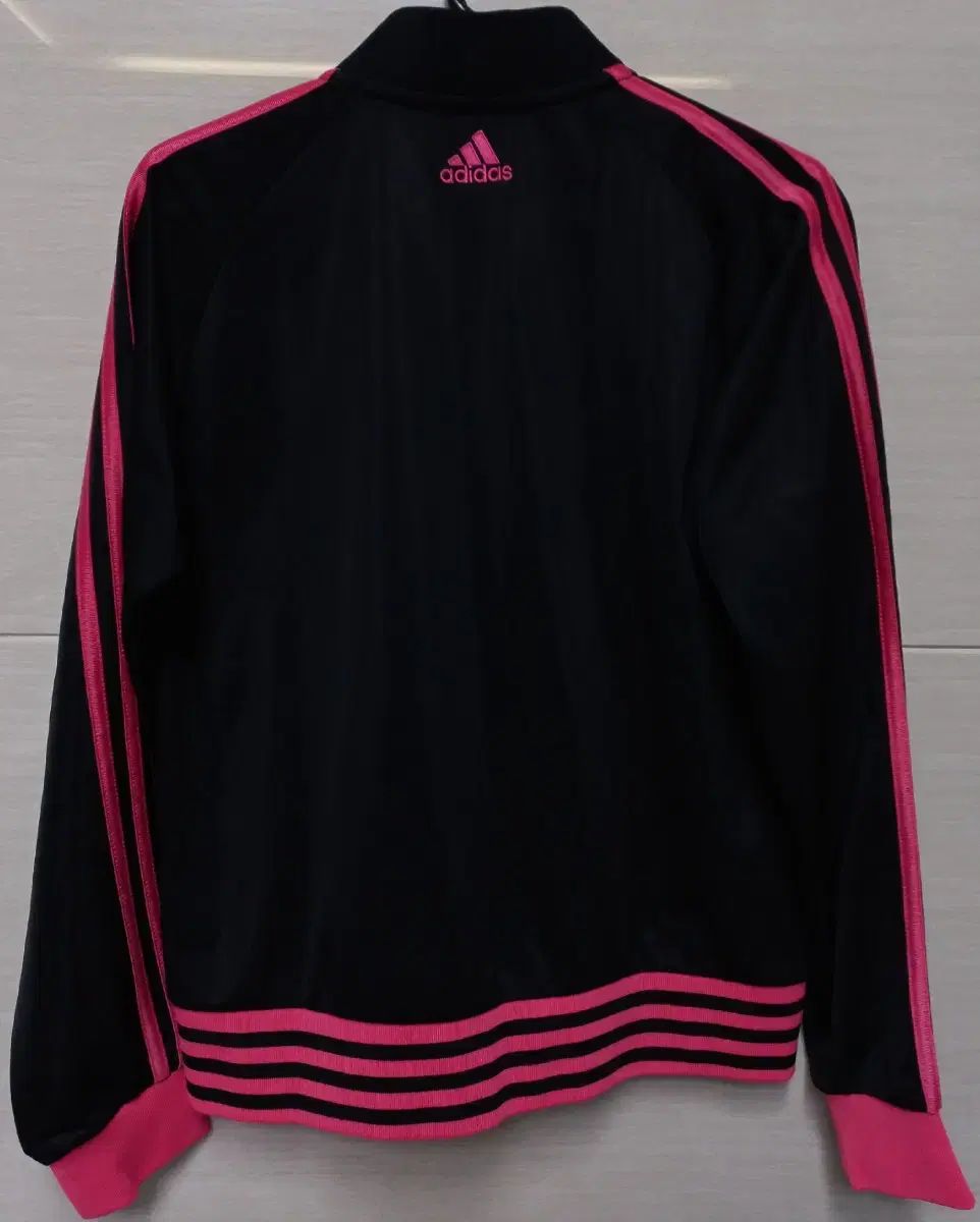 アディダス ピンク ジップアップジャージ アディダス ピンク ジップ